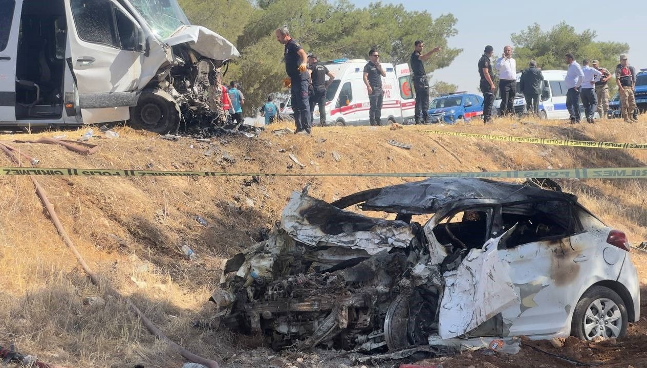 ceylanpinarda feci kaza bir olu 14 yarali jpGYTwM3