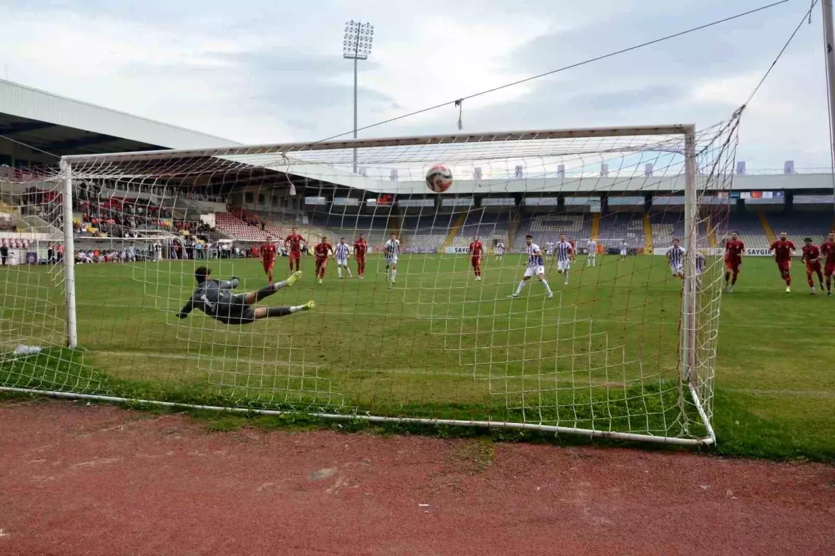 afyonspor ayvalikgucu ile 3 3 beraber kaldi KawDJwmZ