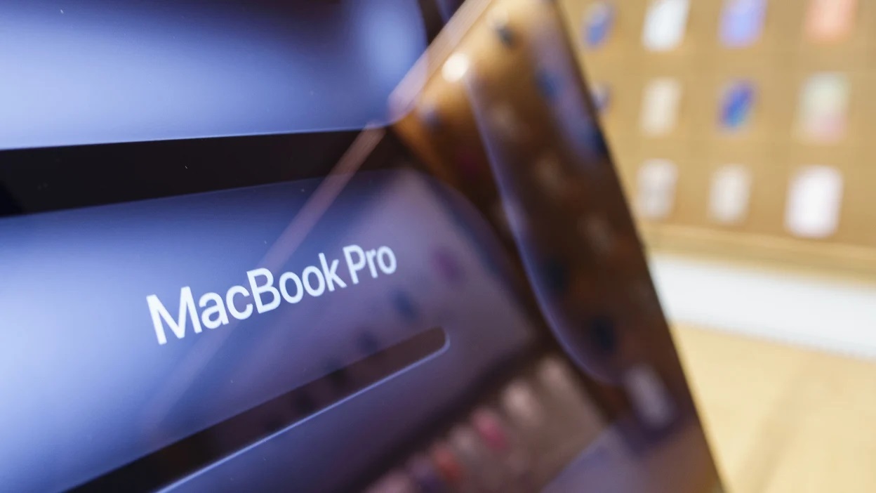 dokunmatik macbook pro yolda ipad ve mac deneyimi birlesiyor N6fKNi7U.jpg