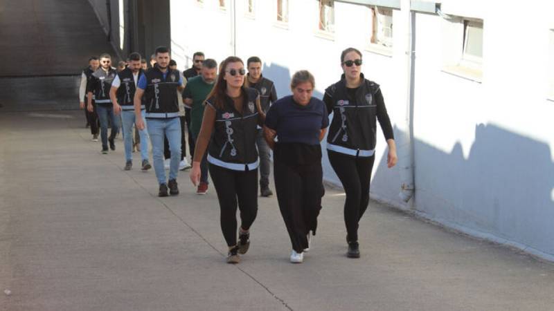 hazineye ait araziyi satma vaadiyle dolandiricilik 80 milyon tllik vurgun ZdGk9ZNR