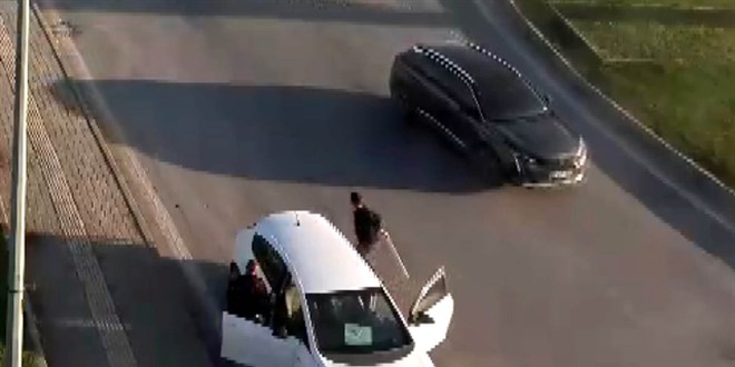 polise sopayla saldiran surucu tutuklandi Fy9lpiVW.jpg