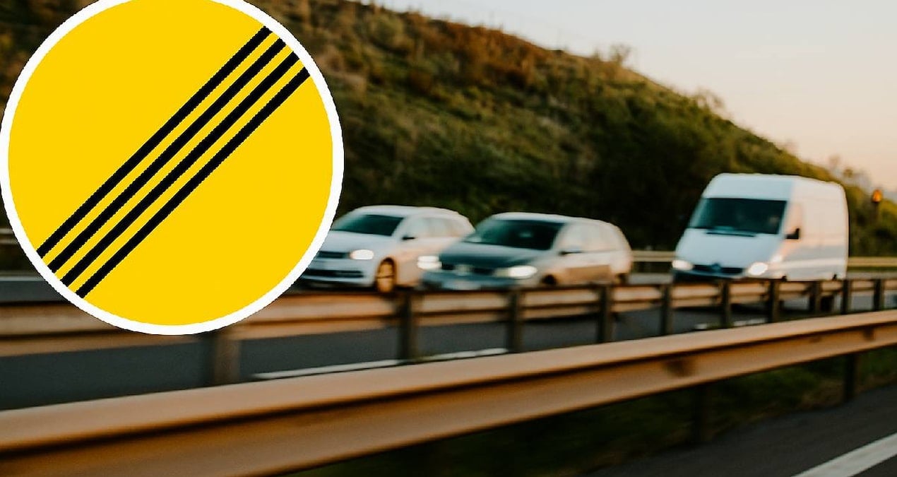 4 cizgili sari trafik levhasi suruculeri meraklandirdi iste anlami kL5SAOrz.jpg