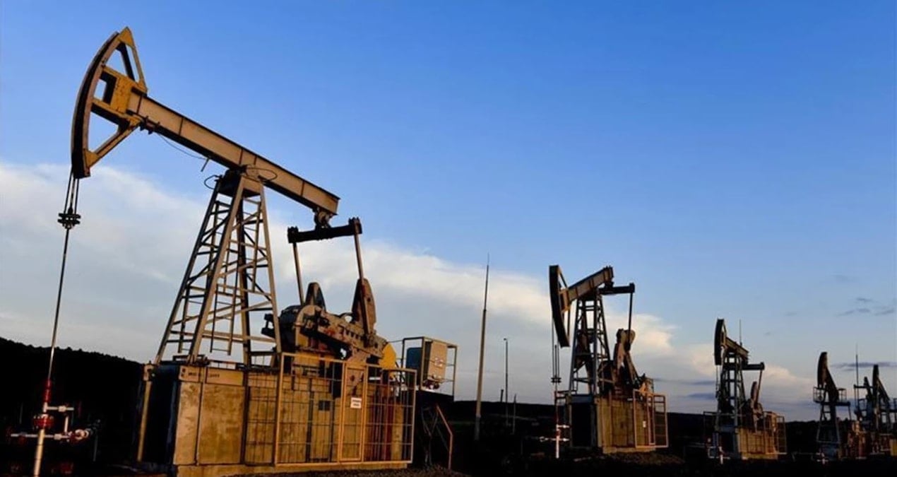 artik kendi kendimize yetiyoruz dediler benzini mazotu ithal etmeyi biraktilar EubD3tAa.jpg