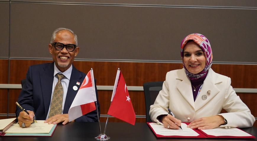 bakan goktas turkiyenin doha buyukelciligini ziyaret etti Dtp7PCEk.jpg