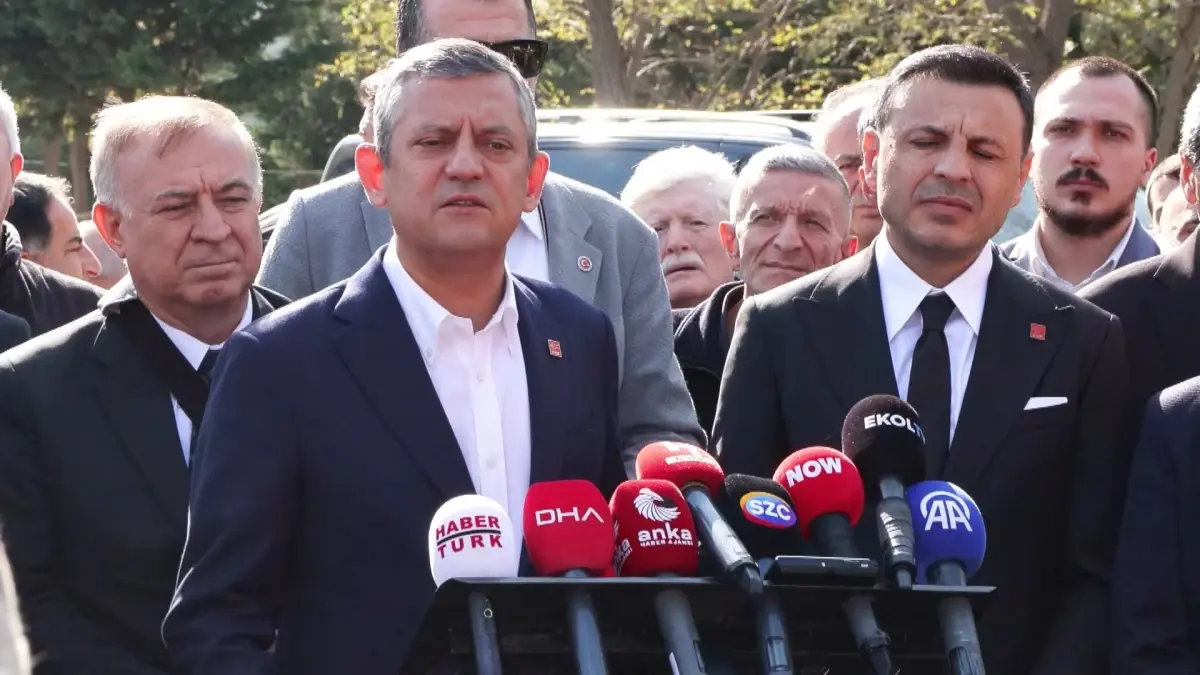 ozgur ozel kimseyle kavga etmek istemiyoruz millete hizmet yarisinda olalim YNupLuIU.jpg