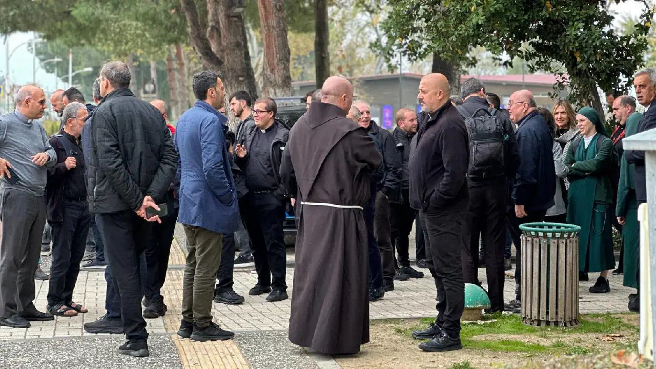 vatikan heyeti papanin ziyareti oncesi iznikte nwxkYvml.jpg