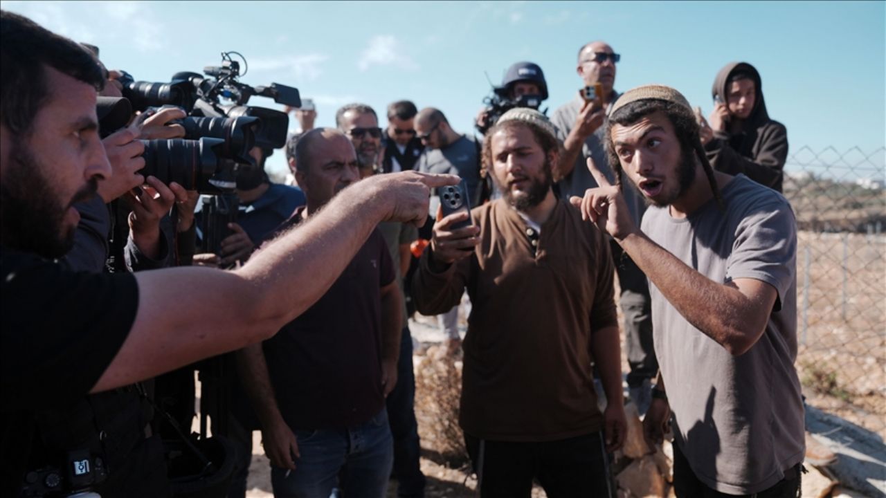 yahudi teroristler zeytin toplayan filistinlilere saldirdi 2uyrj9gu.webp