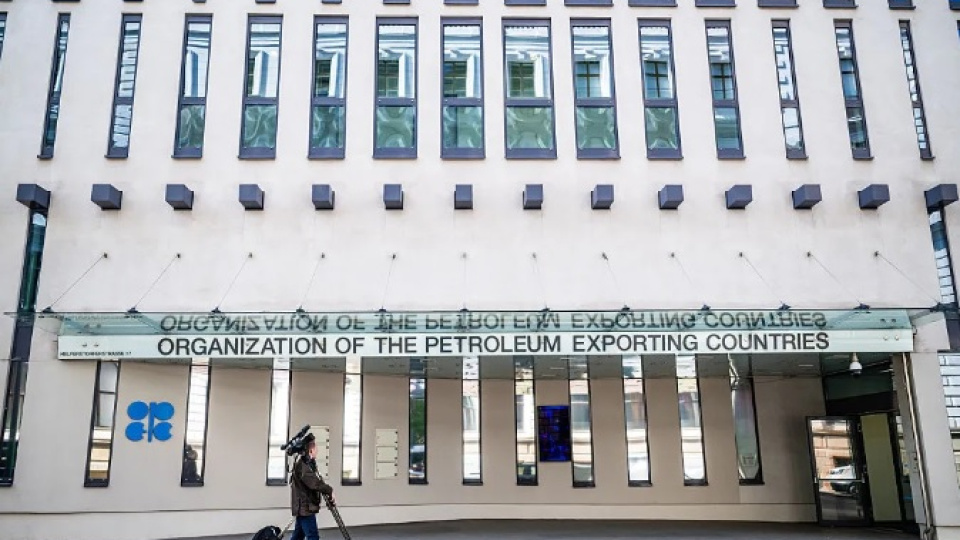 Rusya, BAE’nin OPEC’ten Ayrılmasının Fiyat Savaşına Neden Olmayacağını Açıkladı